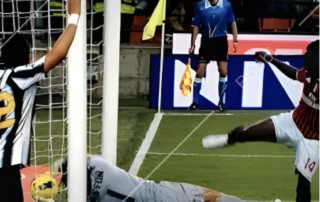Fotogramma del gol fantasma di Sulley Muntari contro la Juventus nella stagione 2011/12.